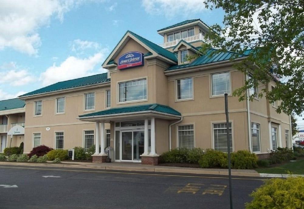 Howard Johnson By Wyndham Toms River Exterior photo